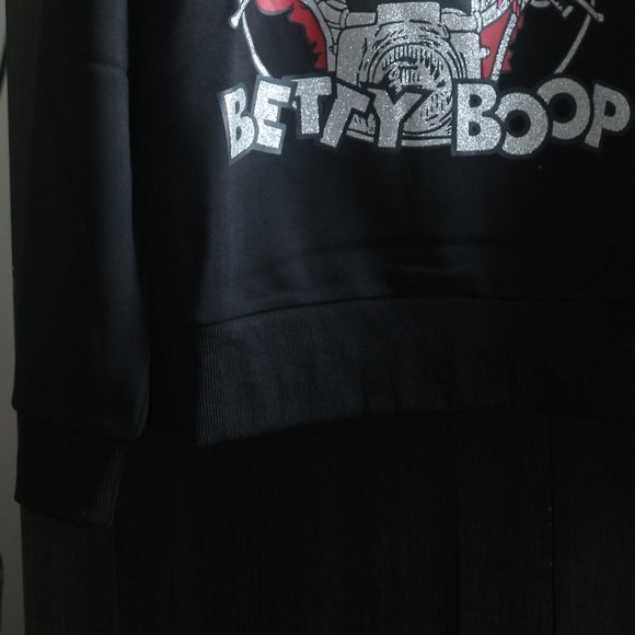 NWT Oversized Betty Boop Sweatshirt. - Picture 2 of 6